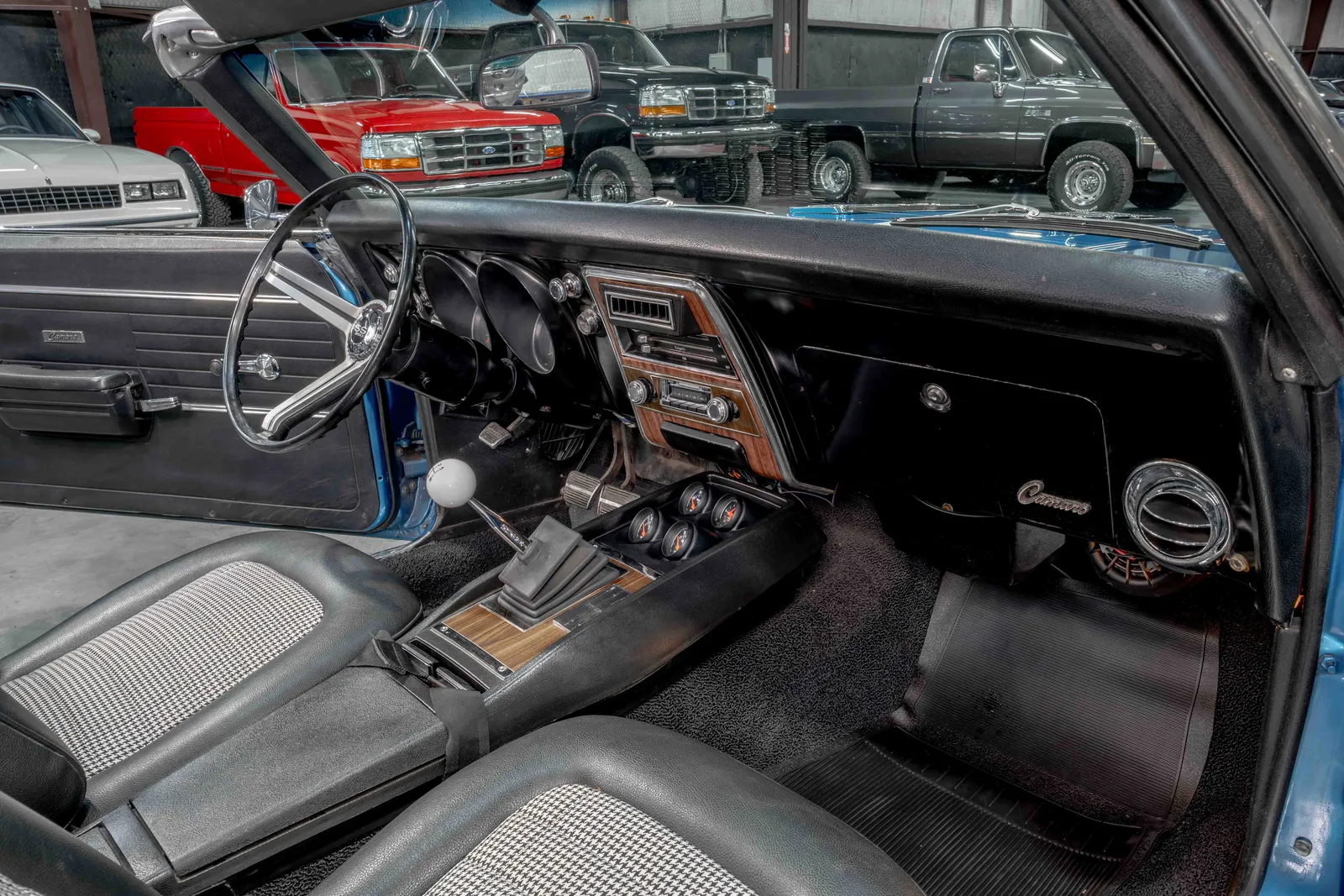 1968-Chevrolet-Camaro-RS-Convertible-Lemans Blue-124678N474064-49.jpg
